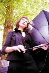 Девушка с зонтиком