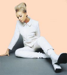 Девушка в белом